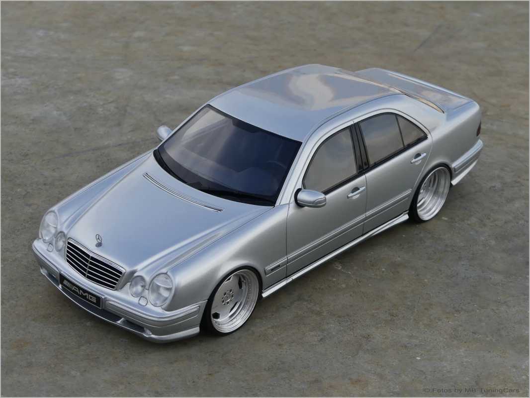1:18 Mercedes E55 AMG W210 1999 mit 3tlg.AMG Alufelgen inkl. OVP